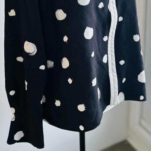 Ted Baker Black & White Spot Print Blouse with Contrast Trim & Front Slit – US 8 - Picture 4 of 10